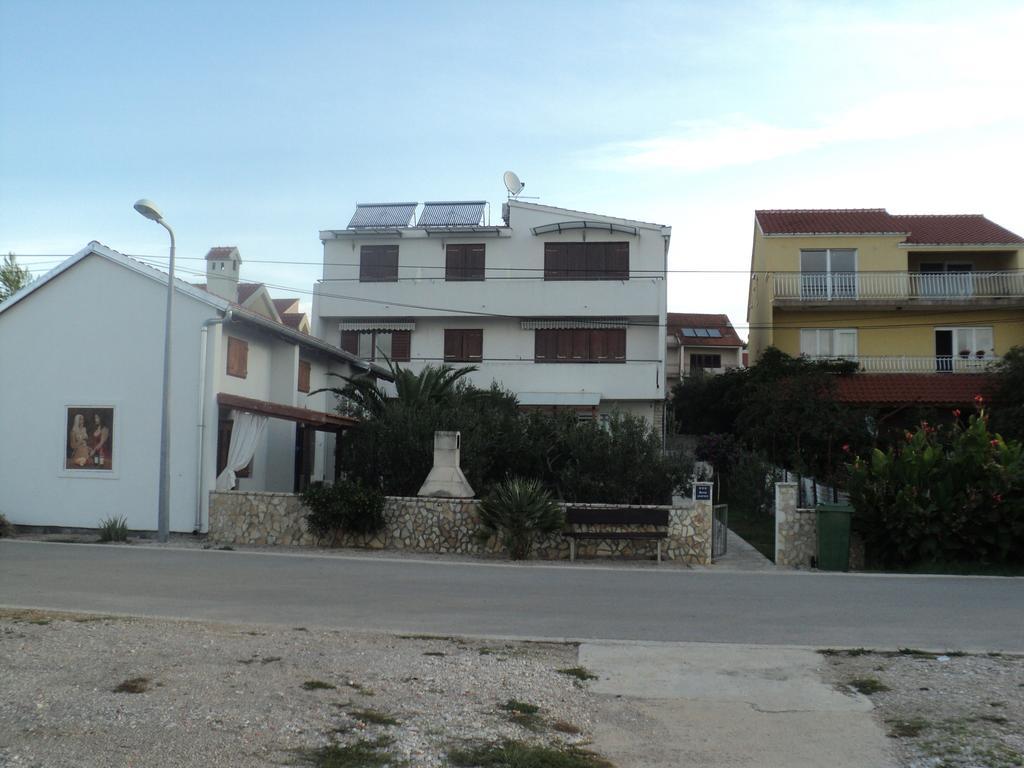 Apartments Jaram Brodarica  Rom bilde